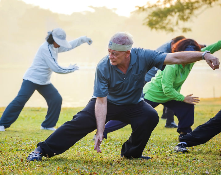 Tai chi pratica em grupo
